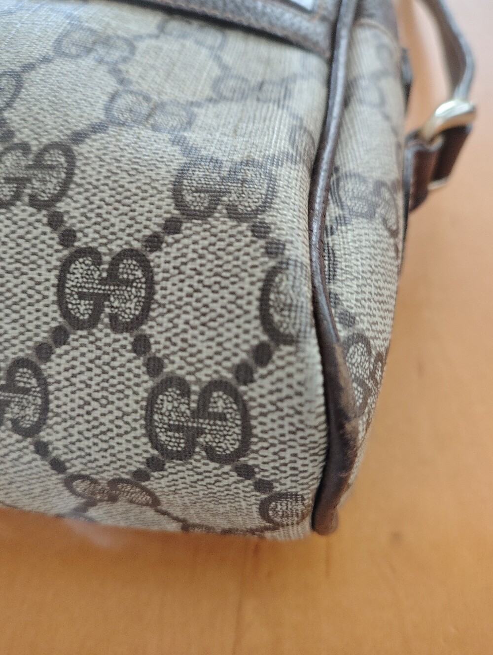 Vintage Gucci Parfums GG Monogram Crossbody Bag with Red and Green Web - Picture 15 of 16